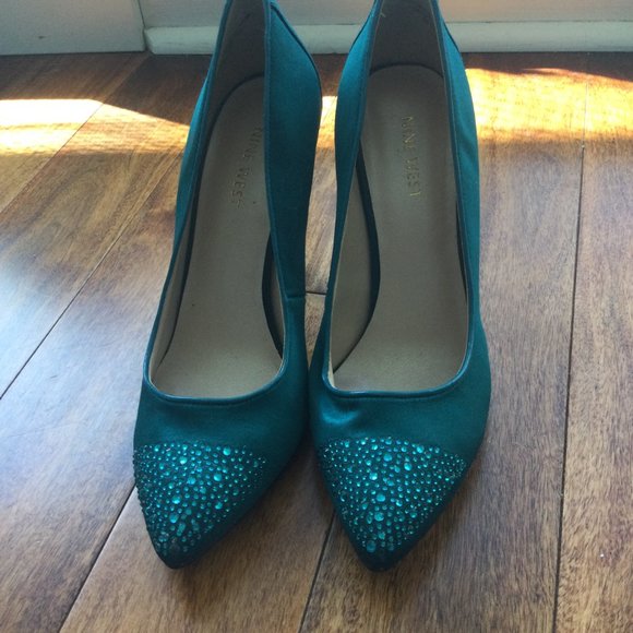 Nine West size 7.5 green heels - Picture 2 of 7